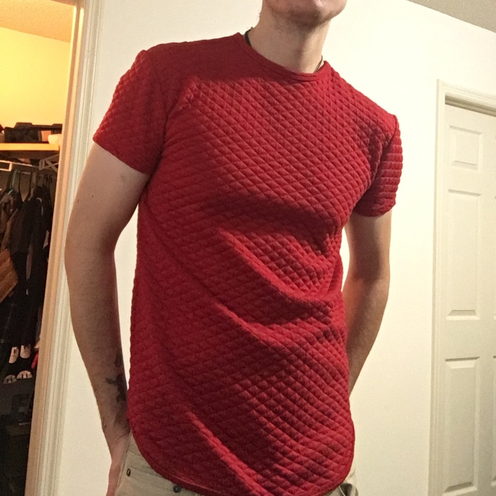Red quilted pattern 3/4 length T-shirt